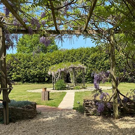 ブラッドフォード・オン・エイヴォンGranby Estate The Old Pool Houseアパートメント エクステリア 写真