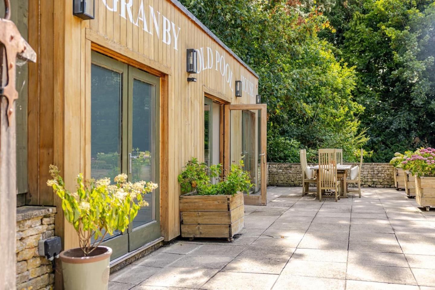 ブラッドフォード・オン・エイヴォンGranby Estate The Old Pool Houseアパートメント エクステリア 写真