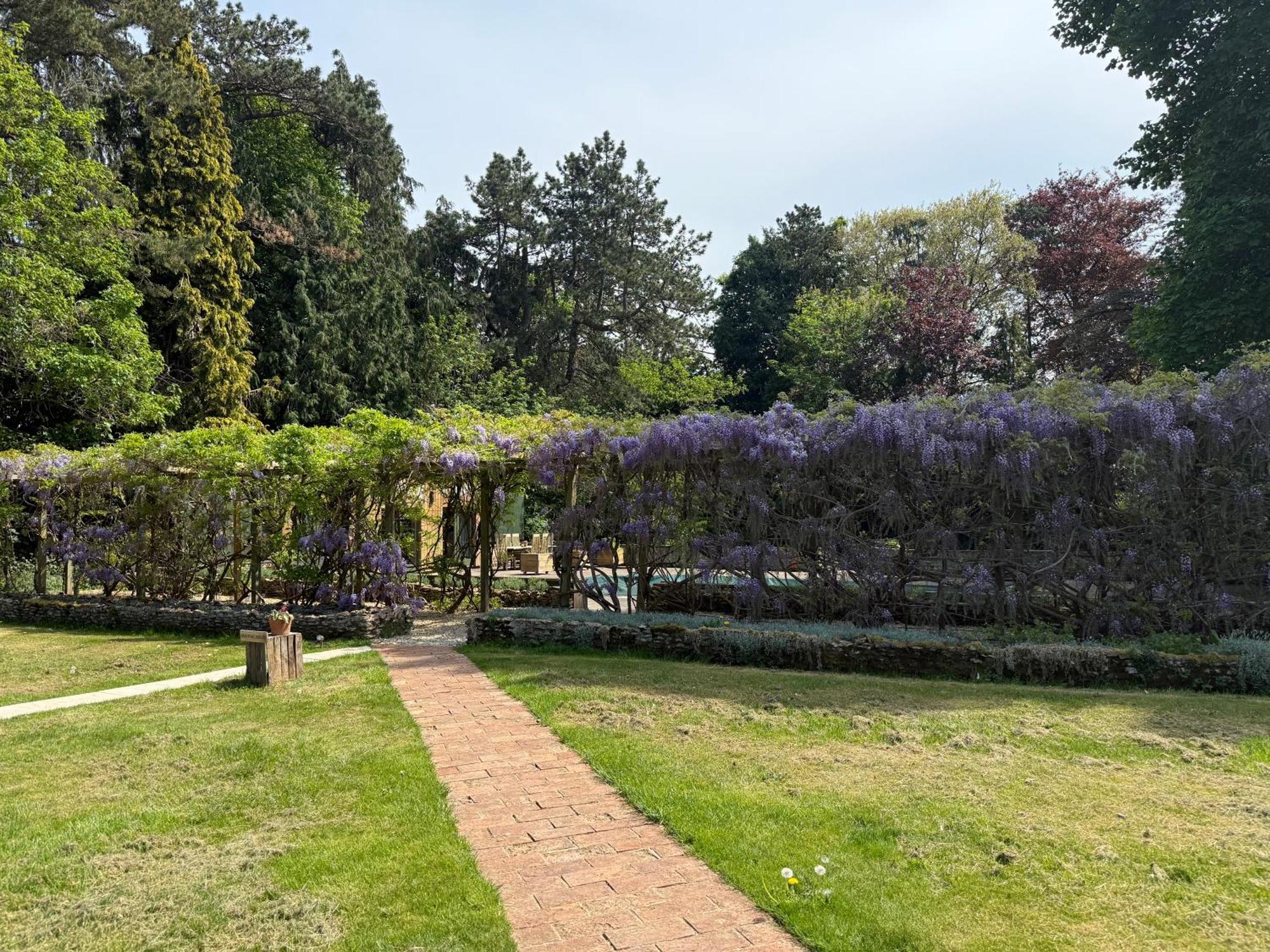 ブラッドフォード・オン・エイヴォンGranby Estate The Old Pool Houseアパートメント エクステリア 写真