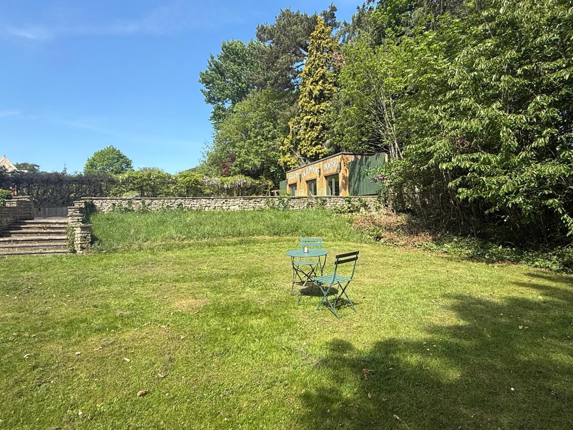 ブラッドフォード・オン・エイヴォンGranby Estate The Old Pool Houseアパートメント エクステリア 写真